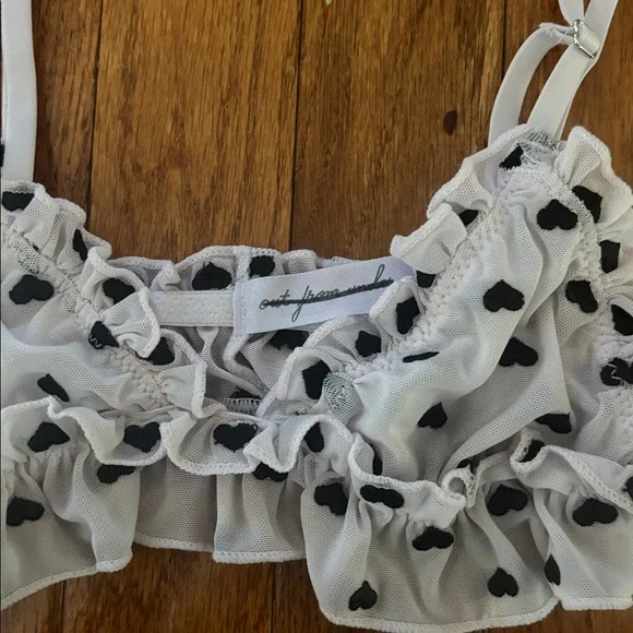 NWOT Out From Under Urban Outfitters Follow Your Heart Bralette - small - Picture 4 of 6